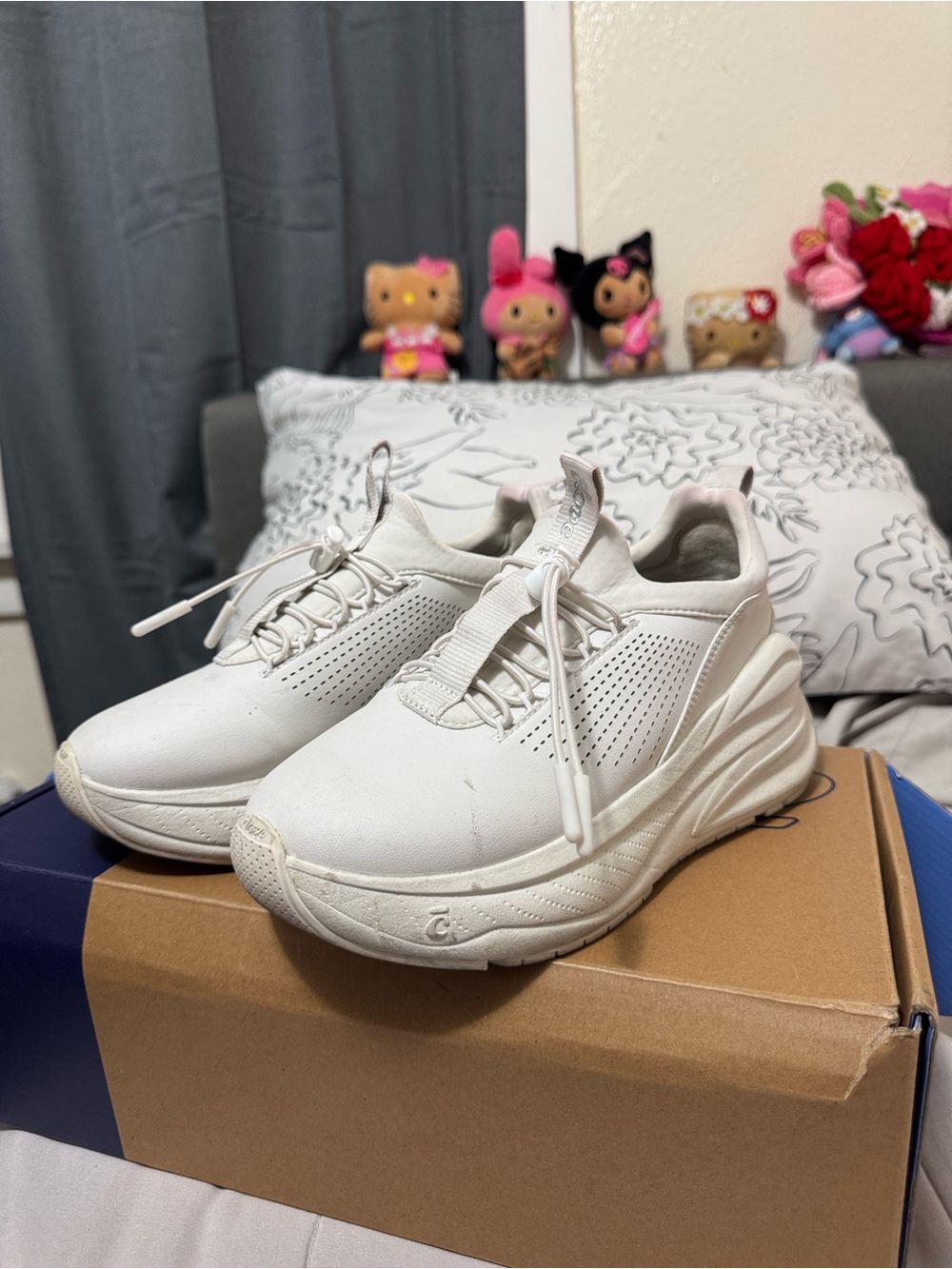 Clove White Waterproof Nursing Shoes